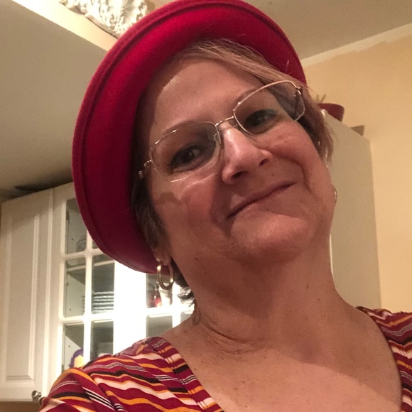 Meet the Posher Other - Meet your Posher, Liz